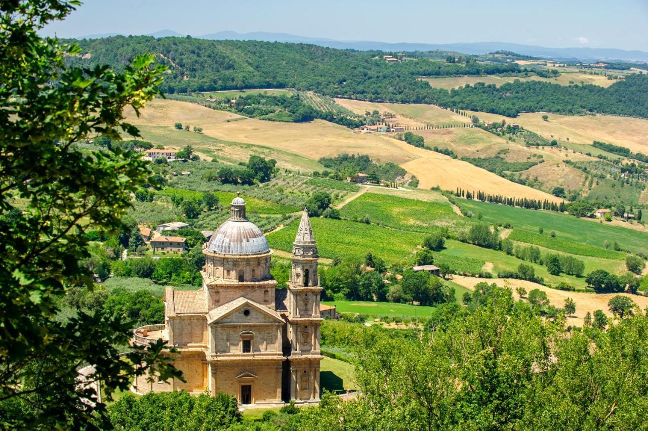 Meuble Evoe Bed & Breakfast Montepulciano Bagian luar foto