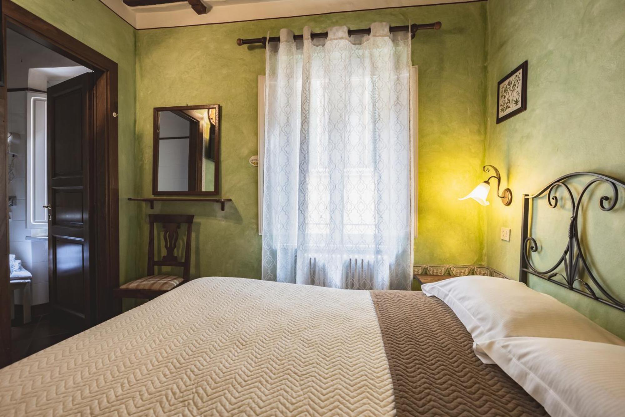 Meuble Evoe Bed & Breakfast Montepulciano Bagian luar foto