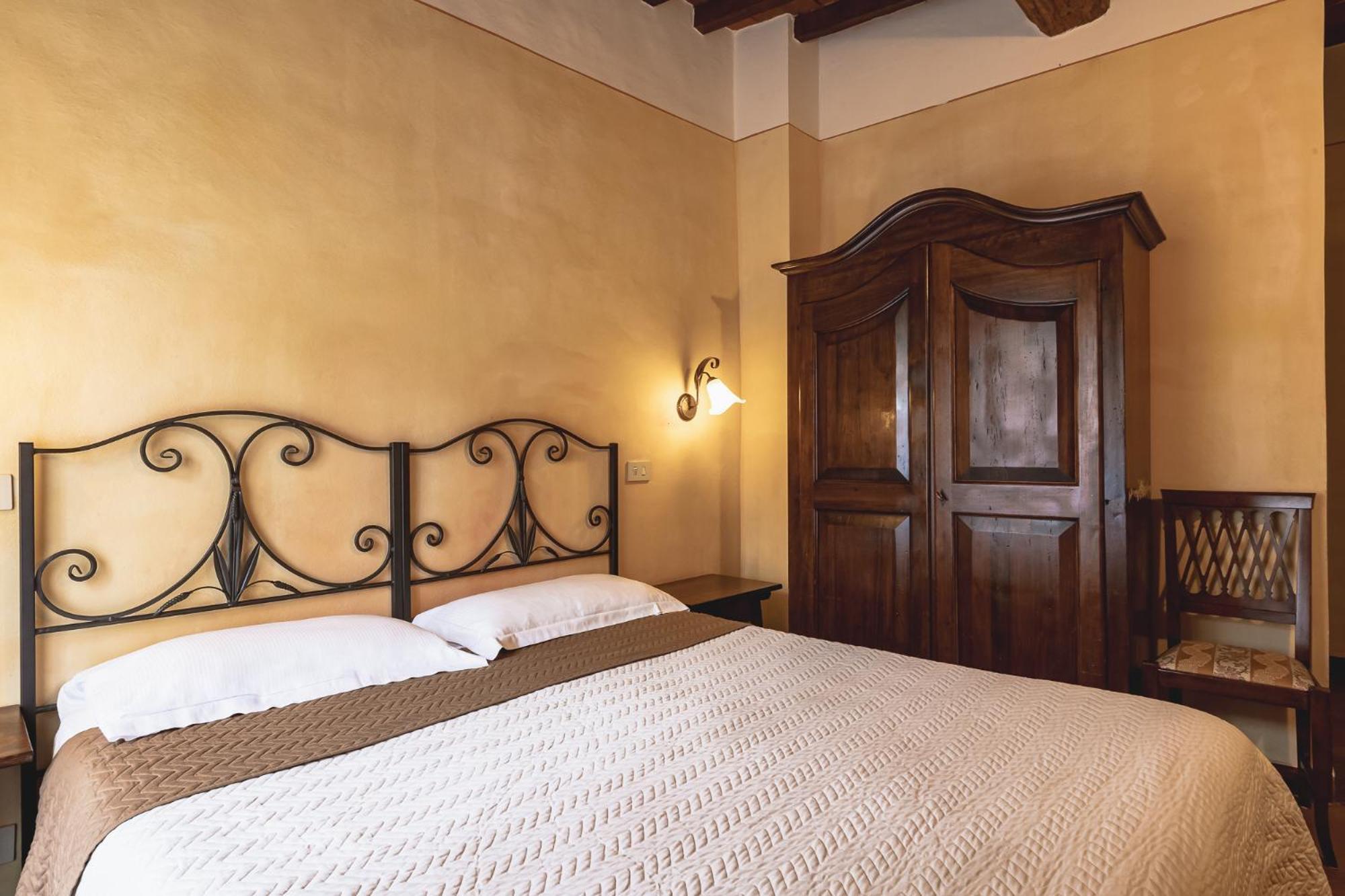 Meuble Evoe Bed & Breakfast Montepulciano Bagian luar foto