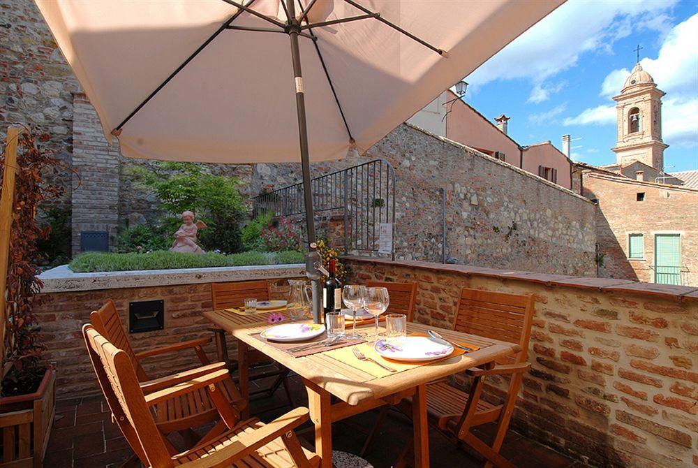 Meuble Evoe Bed & Breakfast Montepulciano Bagian luar foto
