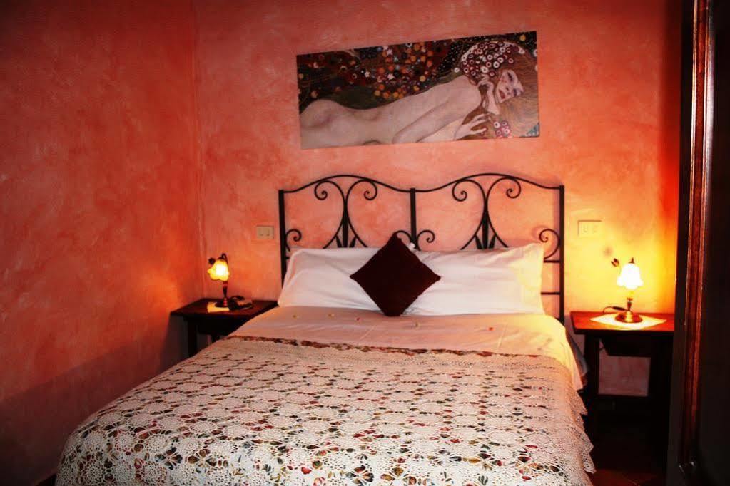 Meuble Evoe Bed & Breakfast Montepulciano Bagian luar foto
